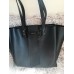 Елегантна черна кожена чанта Prada